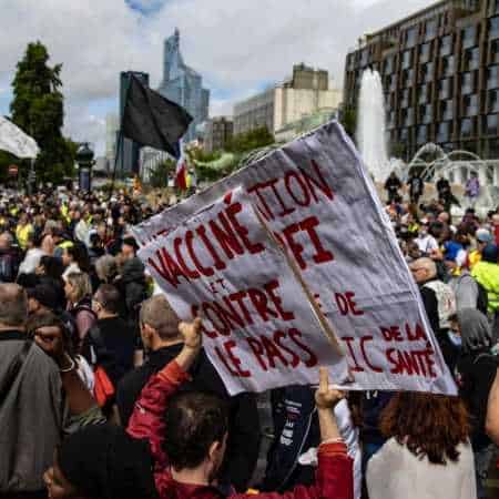 237mila contro Green Pass in Francia, cresce la protesta
