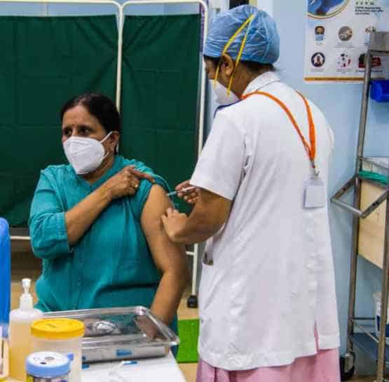 Calo contagi in India. Immunità diffusa?