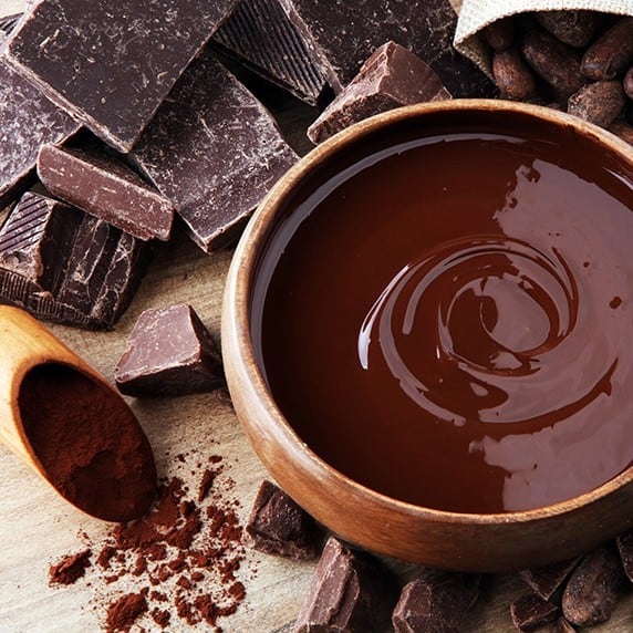 Cioccolato fondente previene infarto: fa bene al cuore, scongiura ictus e migliora l’apprendimento