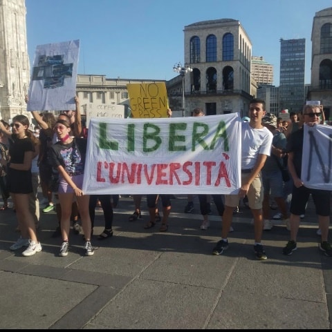 Studenti Bari contro greenpass si appellano allo statuto dell'università. E scrivono al rettore