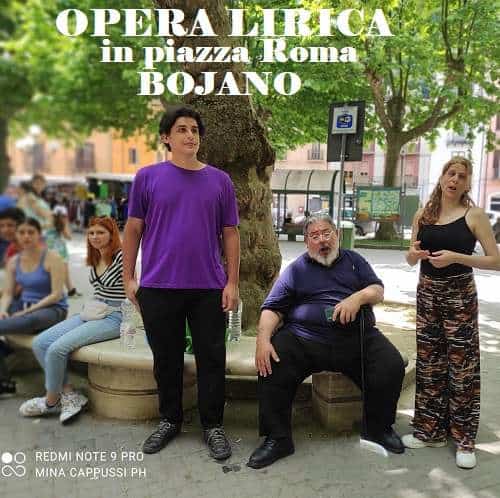Opera Lirica a Bojano sotto il cielo. In piazza Roma al mercato la strabiliante voce di Pierino Priolo